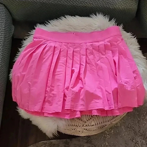 Ebb and Flow Tennis Skirt With Built-in Shorts NWOT - Picture 1 of 3